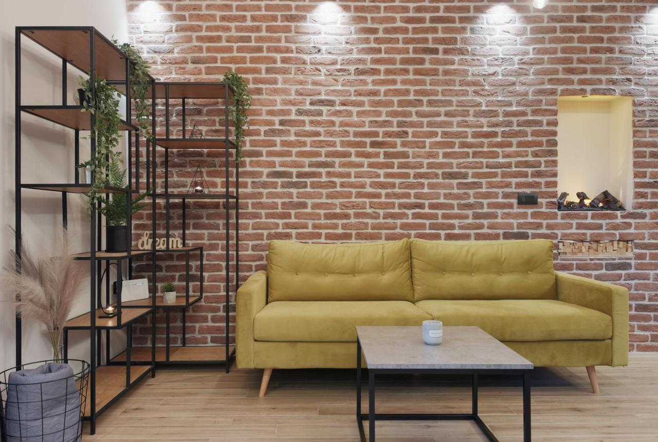 Apartment De Ville 2020 With Free Parking Pola Esterno foto