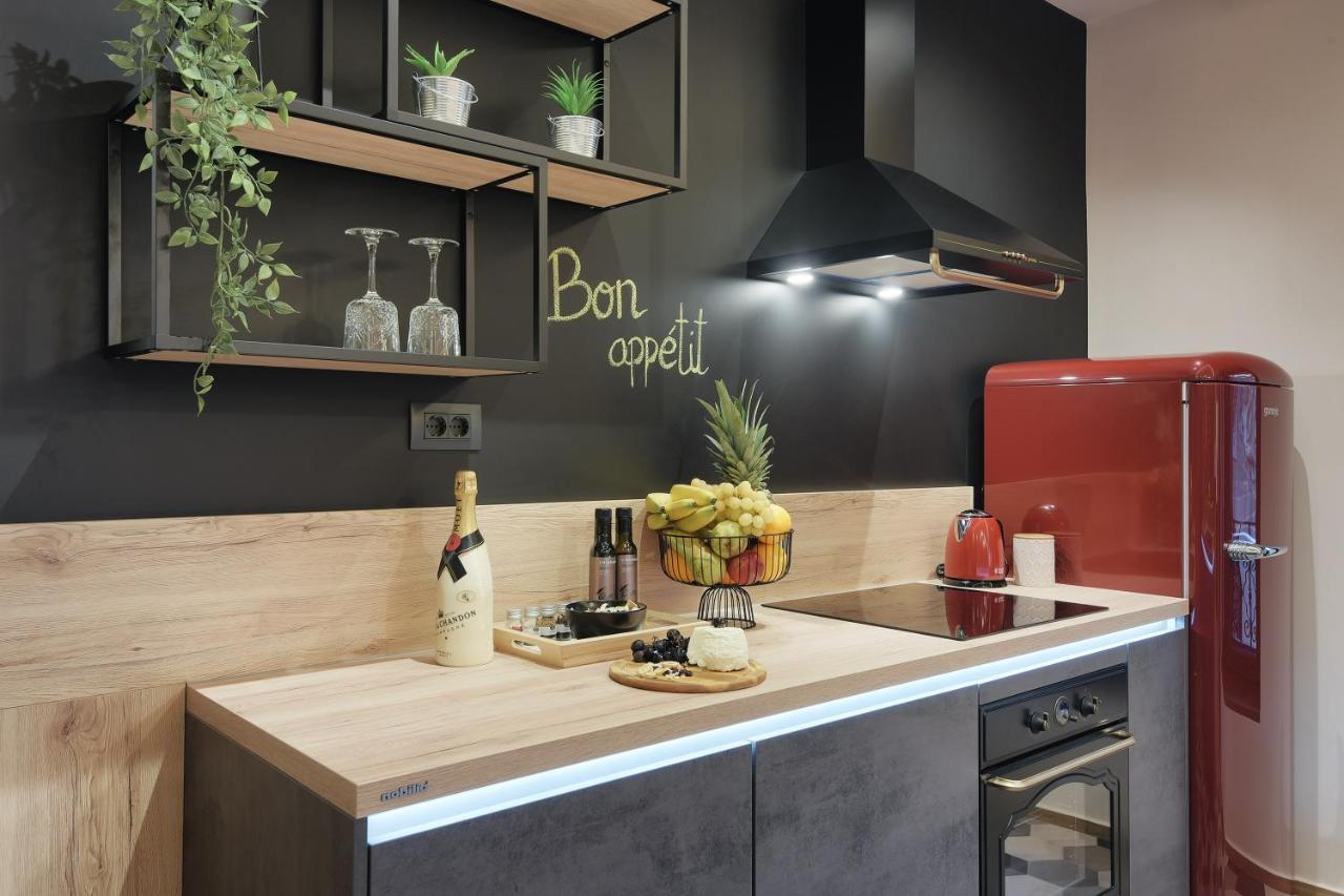 Apartment De Ville 2020 With Free Parking Pola Esterno foto